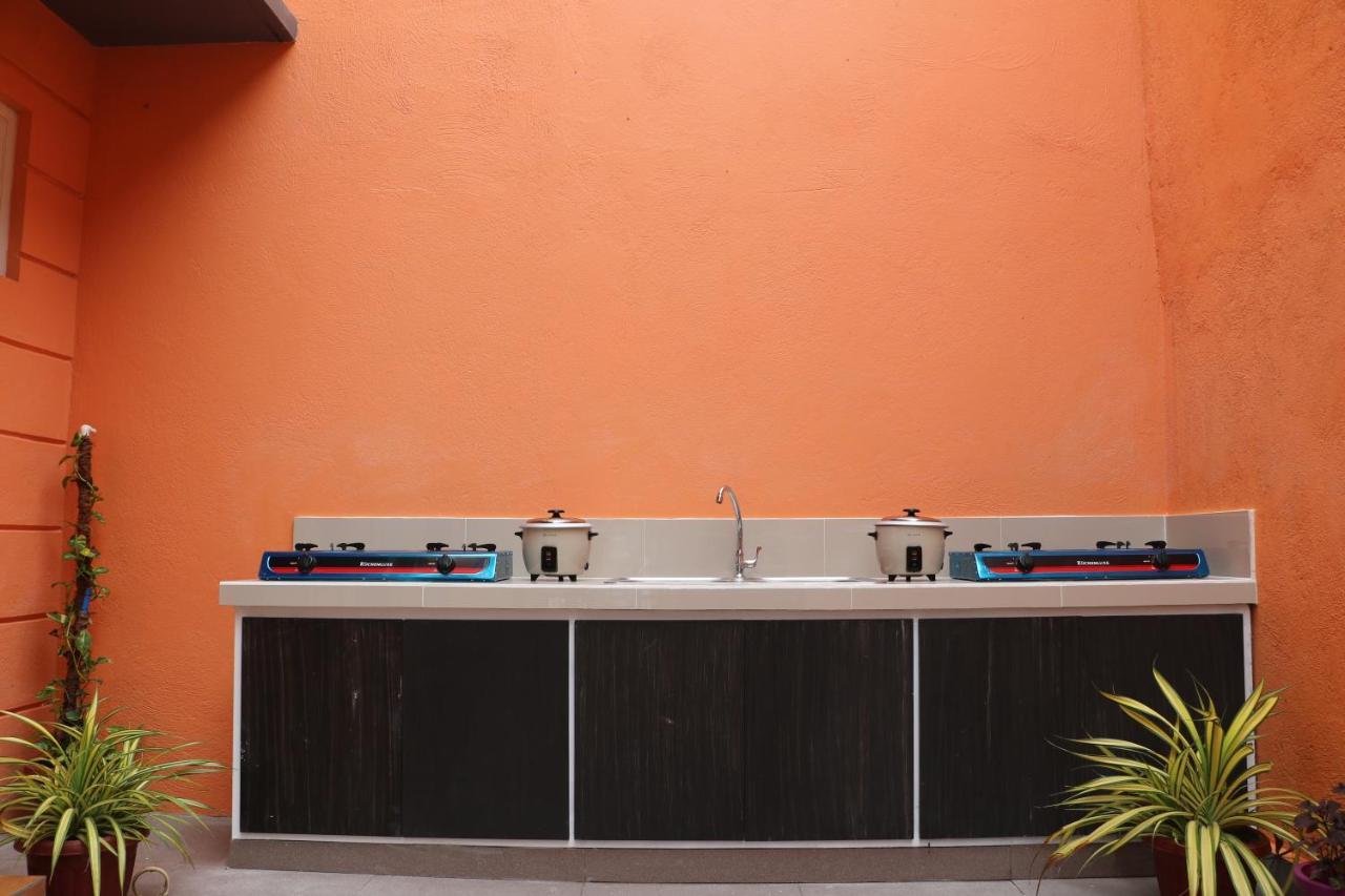 Anicia Guesthouse Rooms Paranaque City Exterior photo