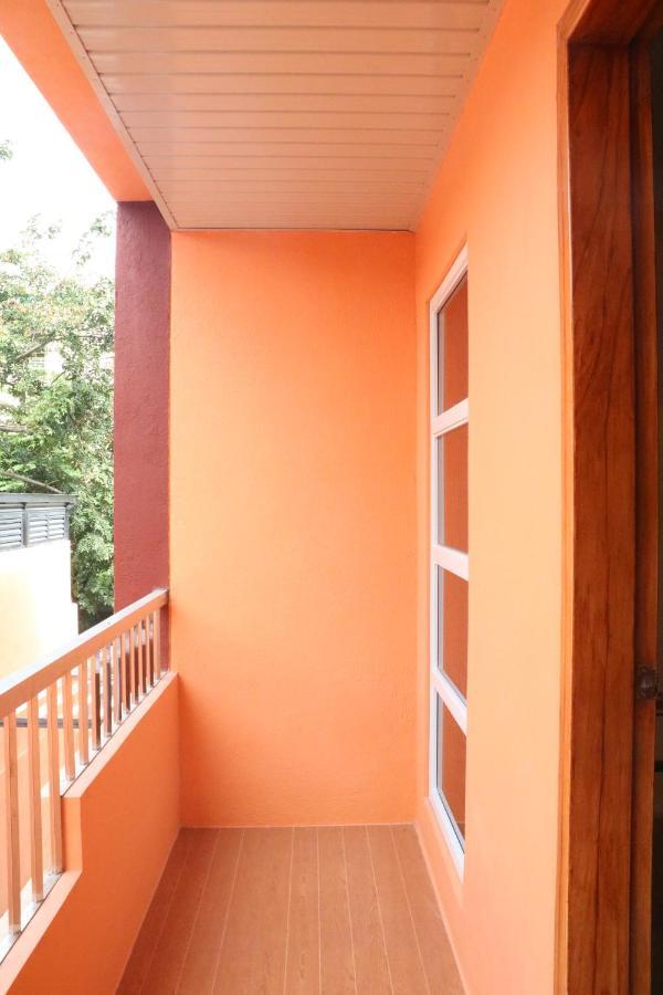 Anicia Guesthouse Rooms Paranaque City Exterior photo